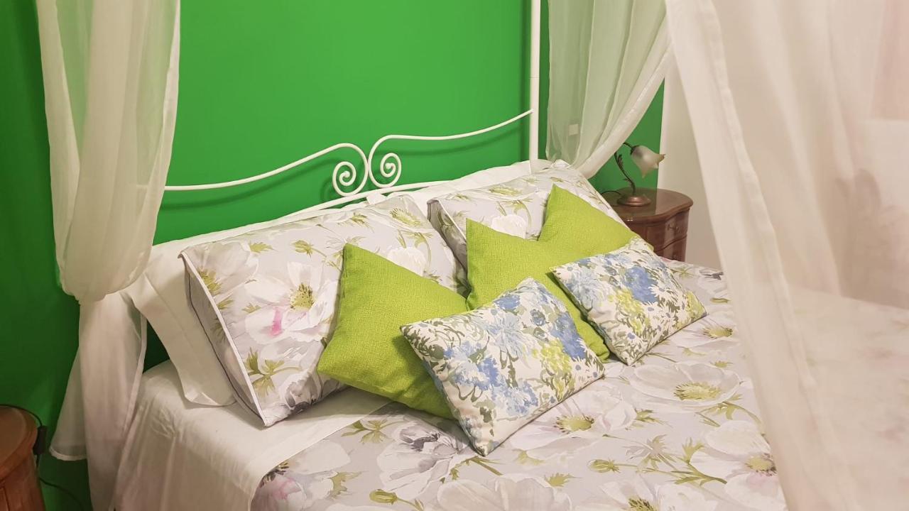 Amanda'S Dream Apartment Taranto Luaran gambar