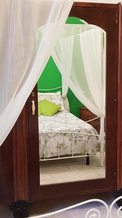 Amanda'S Dream Apartment Taranto Luaran gambar