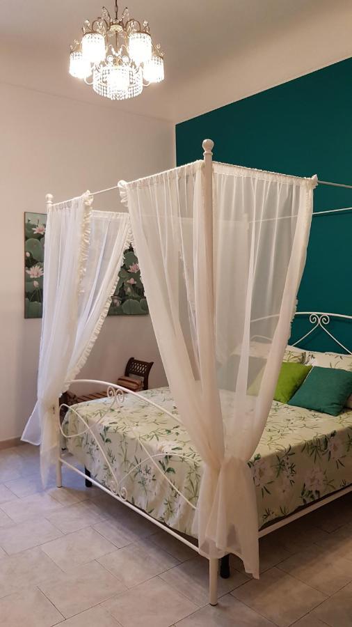 Amanda'S Dream Apartment Taranto Luaran gambar