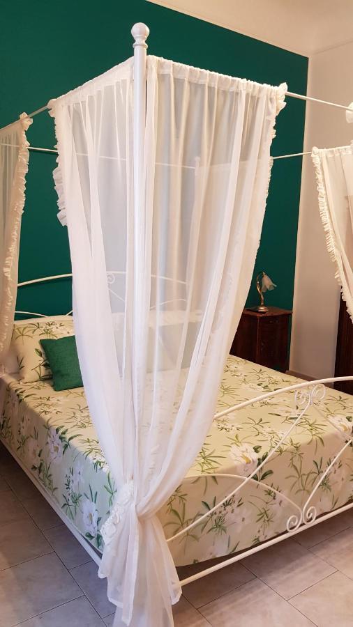 Amanda'S Dream Apartment Taranto Luaran gambar