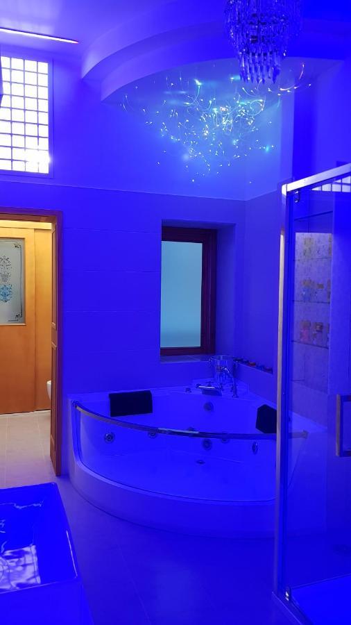 Amanda'S Dream Apartment Taranto Luaran gambar