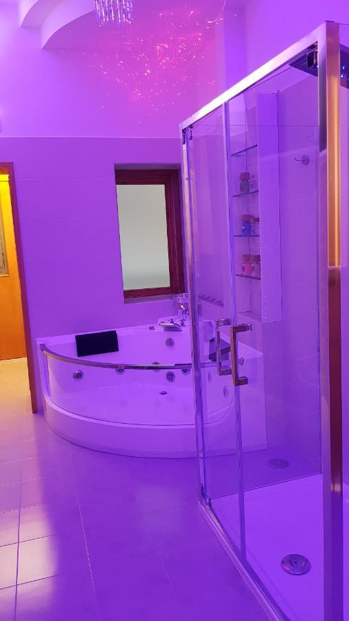 Amanda'S Dream Apartment Taranto Luaran gambar