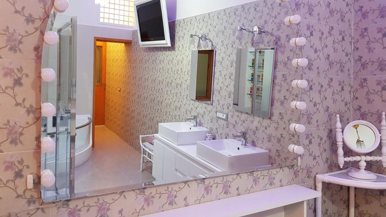 Amanda'S Dream Apartment Taranto Luaran gambar