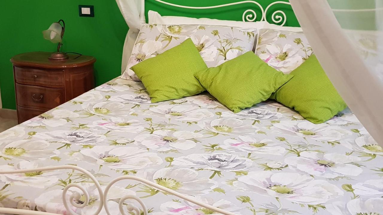 Amanda'S Dream Apartment Taranto Luaran gambar