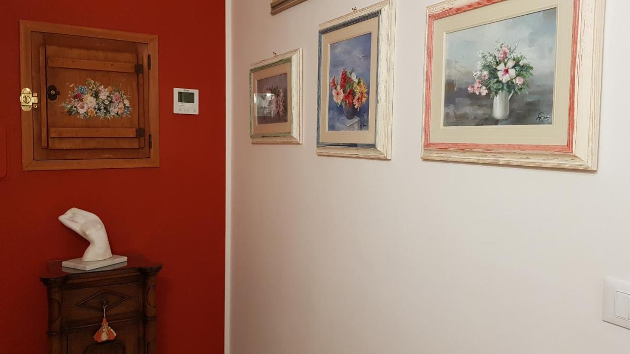 Amanda'S Dream Apartment Taranto Luaran gambar