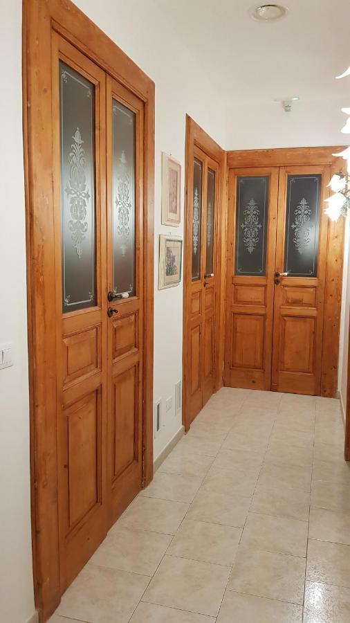Amanda'S Dream Apartment Taranto Luaran gambar