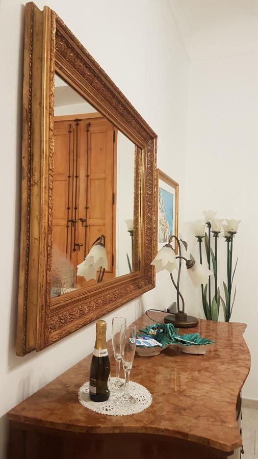 Amanda'S Dream Apartment Taranto Luaran gambar